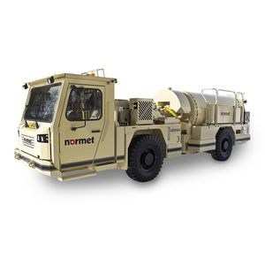 camion malaxeur pour mine souterraine / hydraulique