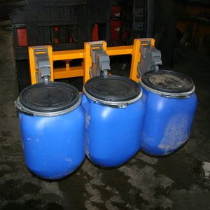 pince de manutention pour fûts 1