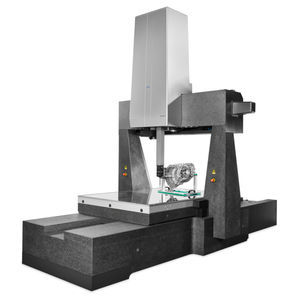 machine de mesure tridimensionnelle à portique 1