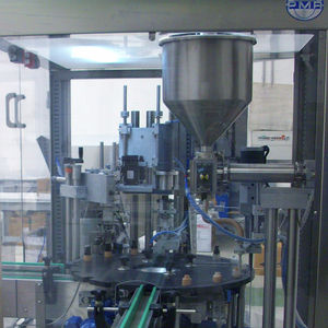 remplisseuse / boucheuse monobloc 1