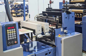 machine de découpe à l'emporte pièce