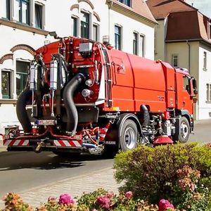 balayeuse aspiratrice sur camion