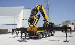 grue montée sur camion