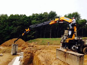grue montée sur camion 1