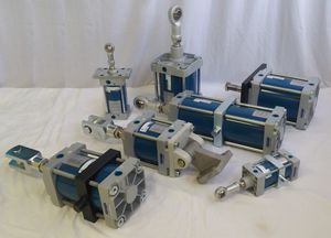vérin pneumatique / à double effet / pour l'industrie / à tirants