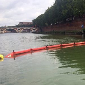barrage anti-pollution d'huile 1