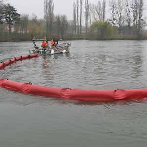 barrage anti-pollution d'huile 1