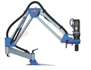 machine à tarauder à bras articulé