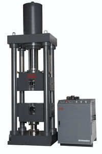 machine d'essai universelle 1