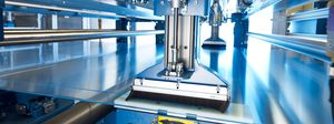 scie circulaire / pour plastique / automatique / pour ligne d'extrusion