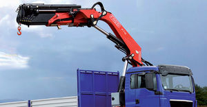 grue montée sur camion 1