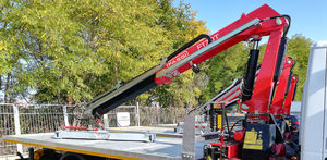 grue montée sur camion 1