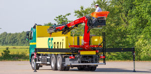 grue montée sur camion 1