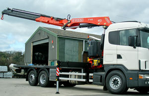 grue montée sur camion 1