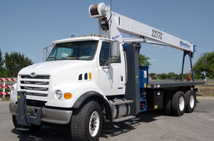 grue montée sur camion 1
