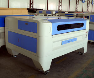 machine de découpe laser CO2