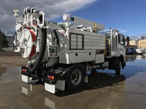 balayeuse sur camion
