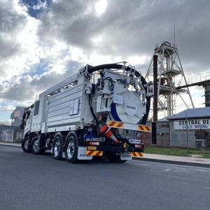 balayeuse sur camion