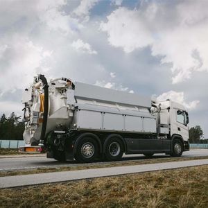 balayeuse sur camion