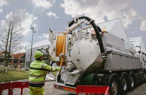 balayeuse sur camion