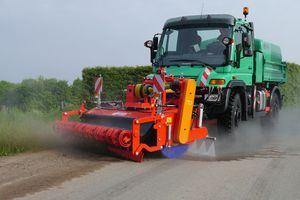 balayeuse pour tracteur / sur camion / pour chargeuse / hydraulique