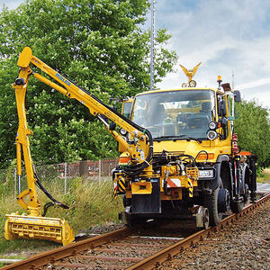 broyeur à axe horizontal épareuse 1