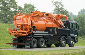 camion aspirateur vidangeur