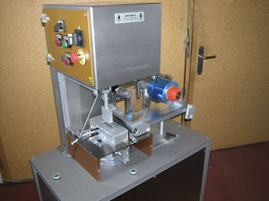machine d'emballage semi-automatique / sous film plié / pour papier / pour produits de confiserie