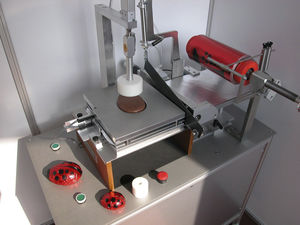 machine d'emballage semi-automatique / sous film plié / pour papier / pour produits de confiserie