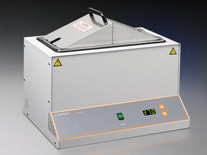 bain-marie de laboratoire
