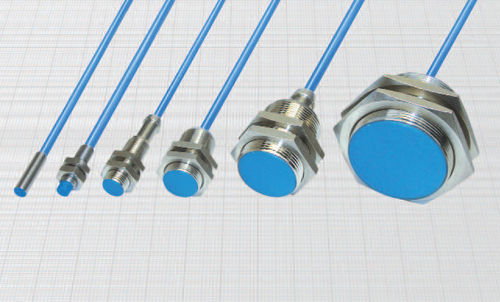 Capteur de proximité inductif - DC8/4300 - BDC ELECTRONIC S.r.l. - cylindrique / M30 / M18