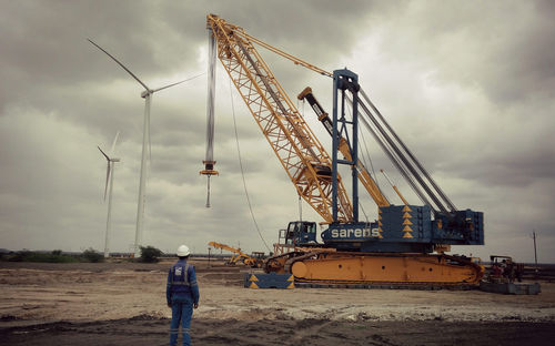 Grue treillis - Sarens Group - sur chenilles / pour chantier / de levage