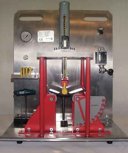 Testeur de cintrage - 01.30 BP - INGENIA GmbH - d'épaisseur / pour l'industrie / multifonction