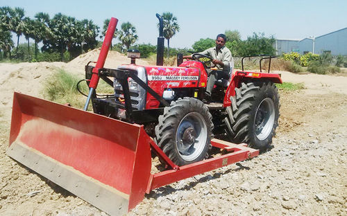 Lame de bulldozer pour tracteur - BULL MACHINES PVT LTD