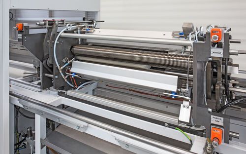 Machine de formage bordeuse - RIMROLLER - Kiefel GmbH - par roulage / de gobelets / pour plastique