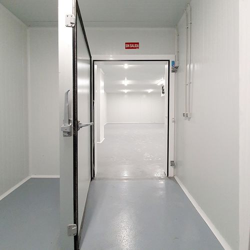 Porte industrielle - Infraca - avec charnière / en acier / en aluminium anodisé