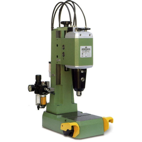 Machine de poinçonnage automatique - P560 - MORUECO s.r.l. - pneumatique / de tôle / de découpe