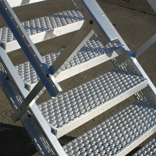 Escalier droit - Graepel - en aluminium