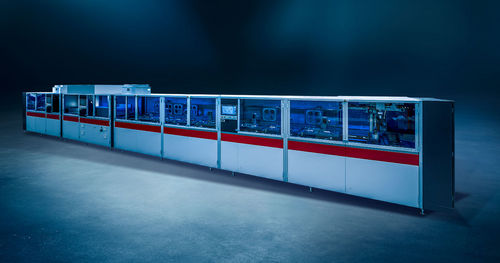 Ligne de revêtement automatique - Schneider Optical Machines