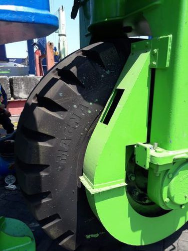 Pneu pour engin de chantier - MB01 - Magna Tyres Group - pour gerbeur télescopique / pour chariot cavalier / 25"