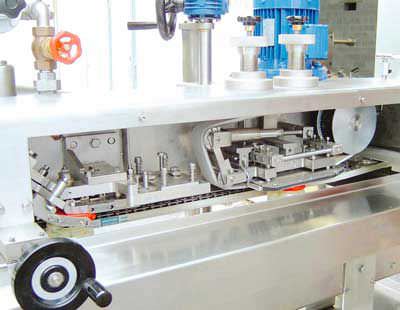 Capsuleuse linéaire - LS100 - FMT - automatique / de bouteilles