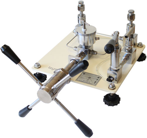 Comparateur de pression hydraulique - LPC 7000 - Leyro Instruments - pour calibration de pression