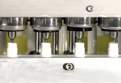 Remplisseuse automatique - FMI-6000-AP - APACKS - de bouteilles / pour liquide / pour l'industrie cosmétique