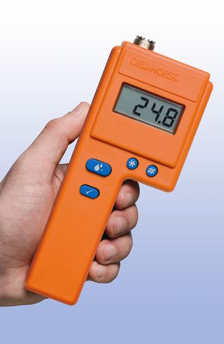 Humidimètre pour foin - F-2000 - Delmhorst Europe - par mesure de conductivité / avec afficheur numérique / portable