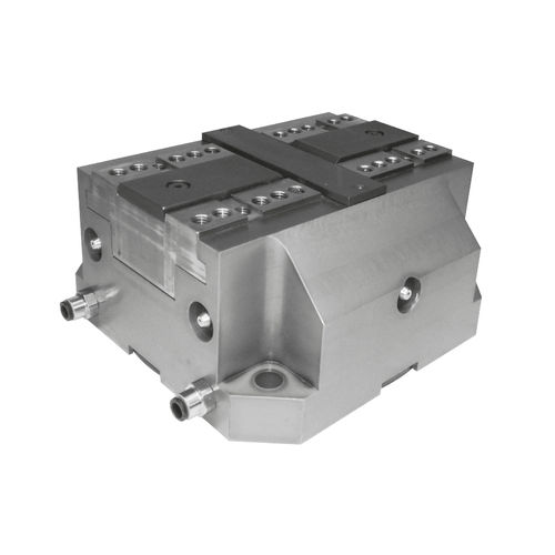 Étau universel - UVH series - Effecto Group S.p.A. - hydraulique / à profil plat / auto-centrant
