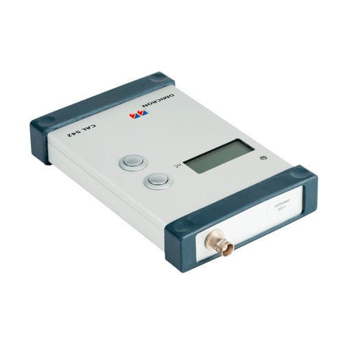 Système de mesure de décharge partielle - CAL 542 - OMICRON electronics - électronique / d'étalonnage / léger