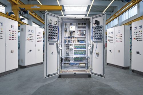 Armoire de commande - Montanhydraulik - de stockage / au sol / à portes battantes