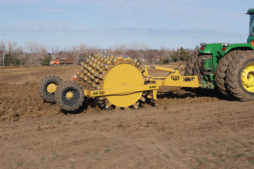 Rouleau compresseur tandem - Landoll - monocylindre / tracté