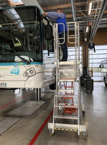 Plateforme de travail - BEESAFEINDUSTRI - L'Echelle Européenne - d'accès / roulante / pour l'industrie automobile