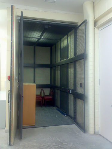 Monte charge hydraulique - Edmolift UK Ltd - à plateforme